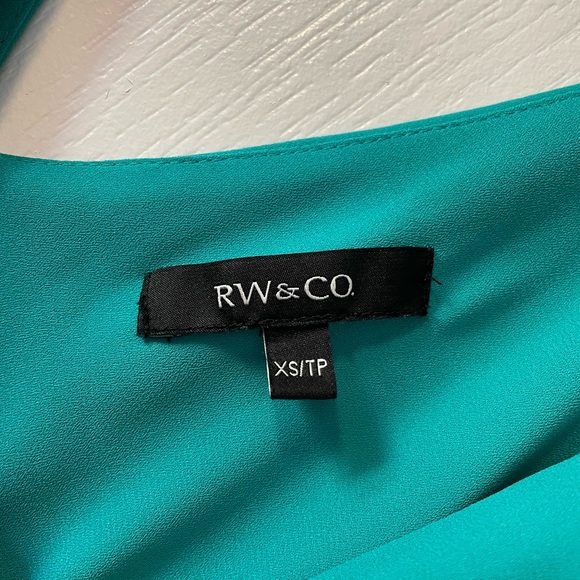 Stunning Green RW&Co Dress, size xs - Picture 3 of 4